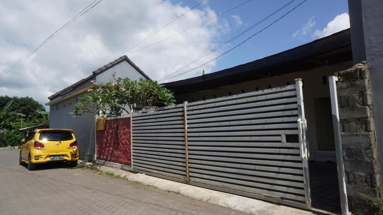 Hotel Spot On 92860 Hunian 99 Banyuwangi  Exterior foto