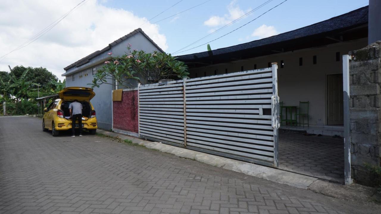 Hotel Spot On 92860 Hunian 99 Banyuwangi  Exterior foto